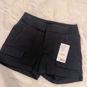 Athleta. Black Trekkie short 2.0. Size 4.